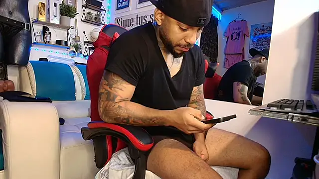 Leenar Key online show from February 2026 10:47:01 AM