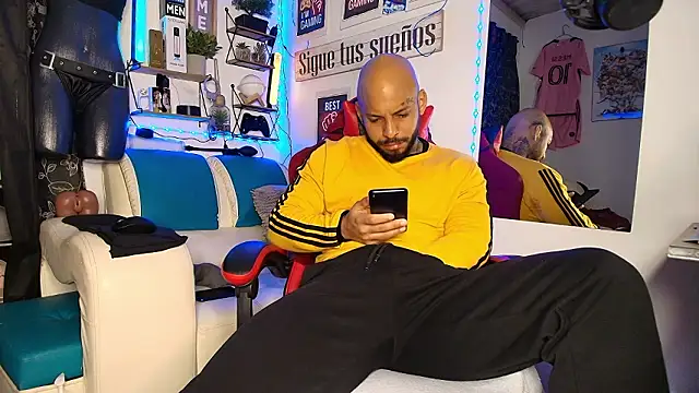 Leenar Key online show from February 2026 10:06:01 AM