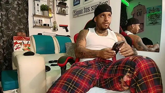 Leenar Key online show from December 2025 11:20:01 AM