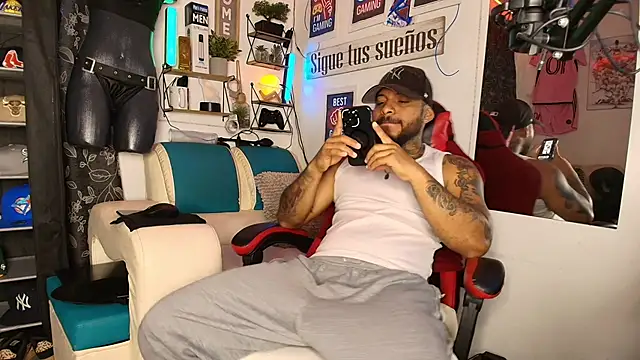 Leenar Key online show from April 2026 03:02:02 PM