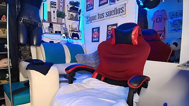 Leenar Key online show from February 2026 01:00:01 PM