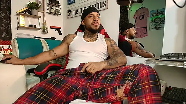 Leenar Key online show from November 2025 03:18:01 PM