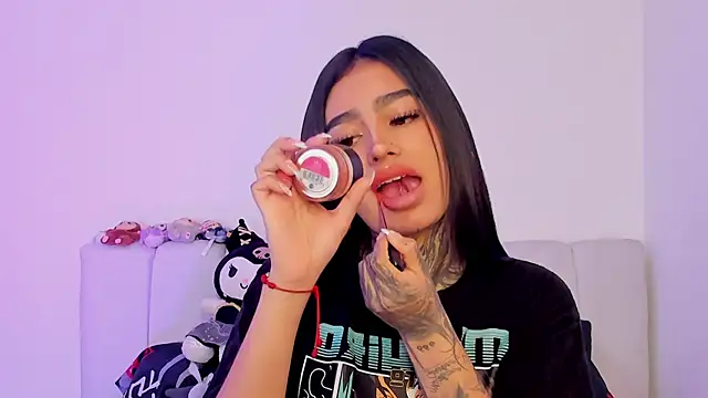 shadowcatt  online show from April 2026 11:46:01 PM