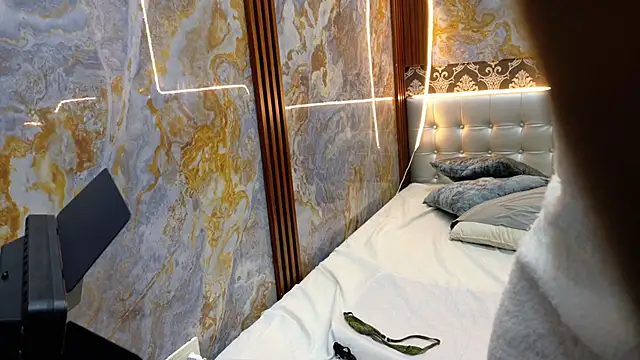 Snapshot of _Jessi29_ chatting on November 2025 07:13:02 PM Jessi29 online show from November 2025 07:13:02 PM