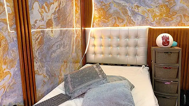  Jessi29  online show from March 2026 09:37:02 PM