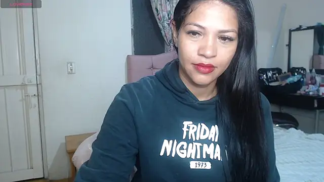 Snapshot of makennaa_ chatting on July 2026 10:33:01 AM makennaa online show from July 2026 10:33:01 AM