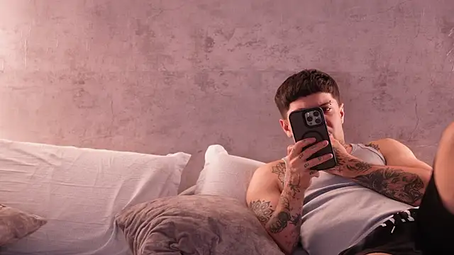 Nicky and Blake online show from March 2026 01:38:01 AM