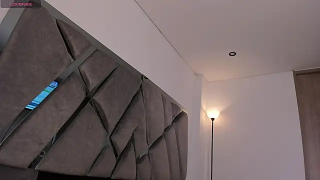 samaay07  online show from April 2026 07:14:01 PM