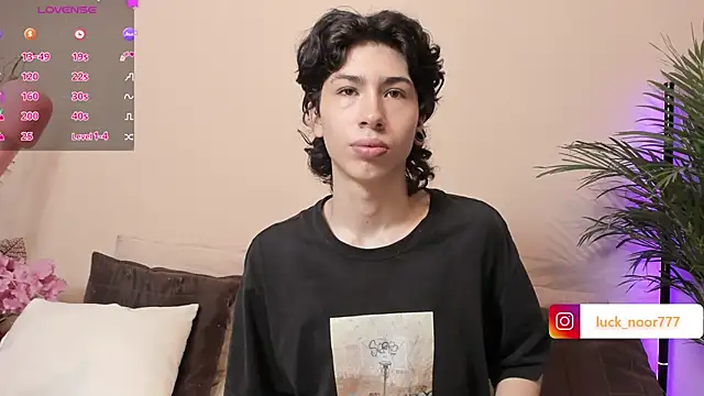 Snapshot of luck_noor7 chatting on January 2025 04:22:01 PM luck noor7 online show from January 2025 04:22:01 PM