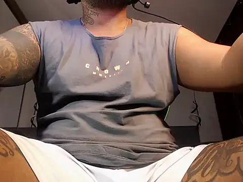 Ale Mineiro online show from April 2026 07:48:02 PM