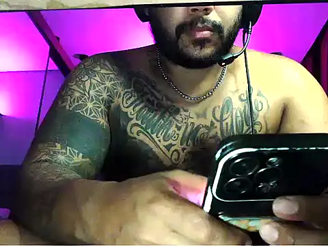Ale Mineiro online show from March 2026 10:45:01 PM