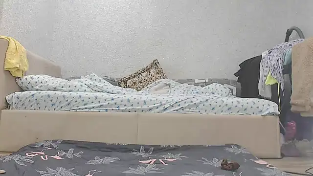 Vika  online show from November 2025 12:43:02 AM