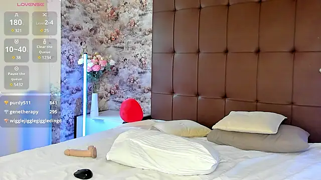 Mary Walker online show from March 2025 04:30:02 AM