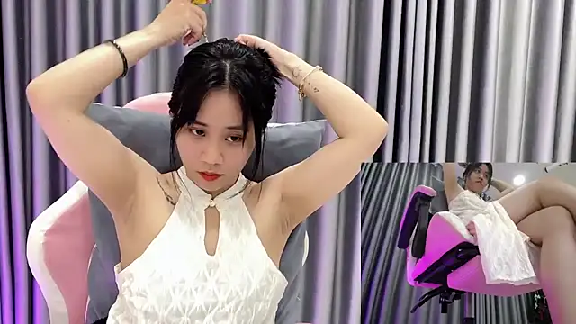 Snapshot of -rosiie- chatting on March 2025 02:29:01 AM -rosiie- online show from March 2025 02:29:01 AM