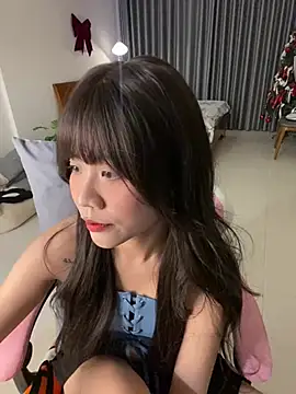 Snapshot of -rosiie- chatting on February 2025 02:26:01 PM -rosiie- online show from February 2025 02:26:01 PM