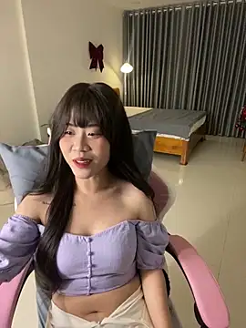 Snapshot of -rosiie- chatting on February 2025 03:20:01 PM -rosiie- online show from February 2025 03:20:01 PM