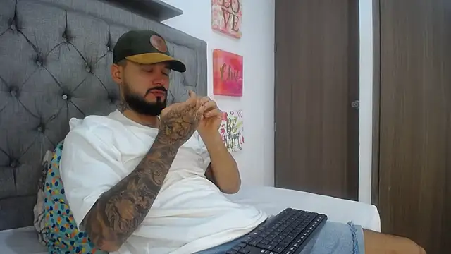 Emma beautifull online show from February 2025 04:37:02 AM