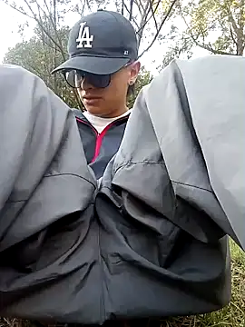 Snapshot of Cuervo_maniaco chatting on December 2024 07:36:01 PM Cuervo maniaco online show from December 2024 07:36:01 PM