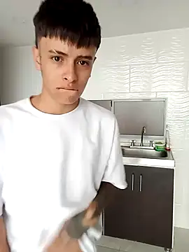 Snapshot of Cuervo_maniaco chatting on December 2024 01:38:01 PM Cuervo maniaco online show from December 2024 01:38:01 PM