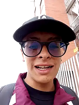 Snapshot of Cuervo_maniaco chatting on December 2024 04:32:02 PM Cuervo maniaco online show from December 2024 04:32:02 PM