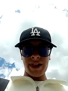 Snapshot of Cuervo_maniaco chatting on December 2024 03:31:02 PM Cuervo maniaco online show from December 2024 03:31:02 PM