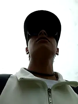 Snapshot of Cuervo_maniaco chatting on February 2025 03:52:01 PM Cuervo maniaco online show from February 2025 03:52:01 PM