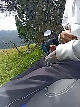 Cuervo maniaco online show from November 2025 04:17:02 PM