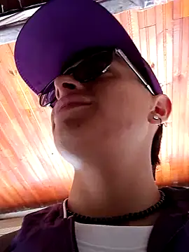 Snapshot of Cuervo_maniaco chatting on December 2024 06:12:01 PM Cuervo maniaco online show from December 2024 06:12:01 PM