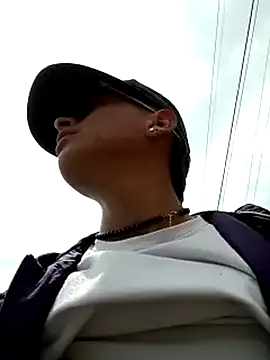 Snapshot of Cuervo_maniaco chatting on March 2025 03:27:01 PM Cuervo maniaco online show from March 2025 03:27:01 PM