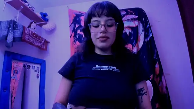 Lucyfx666 online show from April 2026 10:36:02 PM