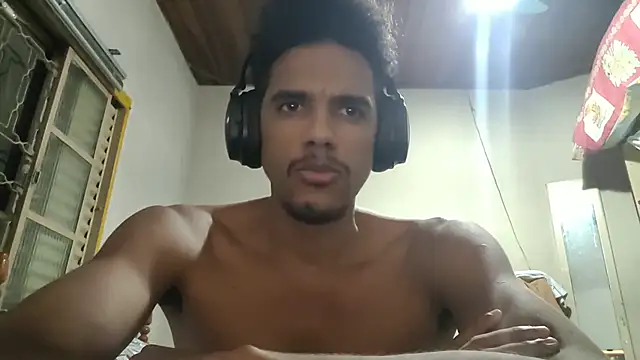 Snapshot of RenziTatte chatting on March 2025 10:49:01 PM RenziTatte online show from March 2025 10:49:01 PM