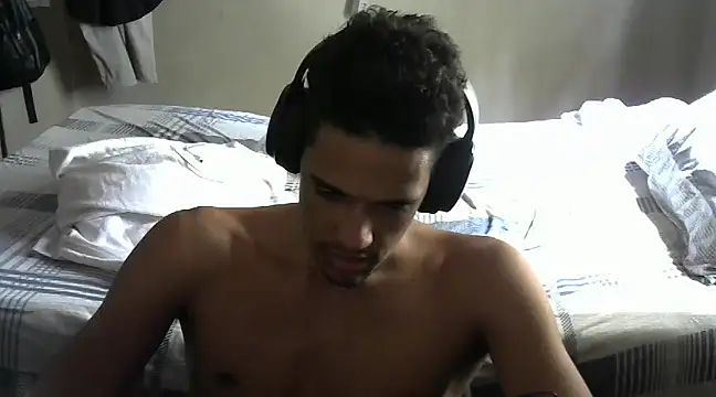 Snapshot of RenziTatte chatting on February 2025 03:15:02 PM RenziTatte online show from February 2025 03:15:02 PM