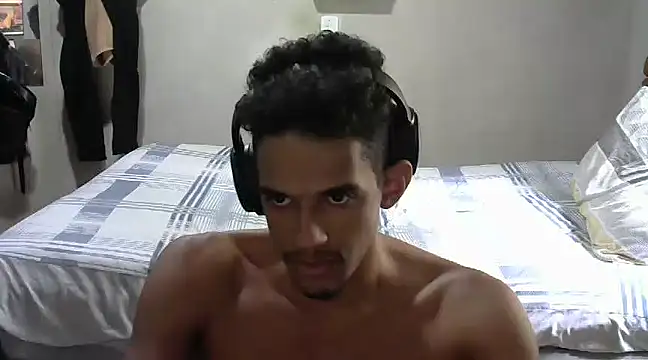 Snapshot of RenziTatte chatting on March 2025 05:29:02 PM RenziTatte online show from March 2025 05:29:02 PM