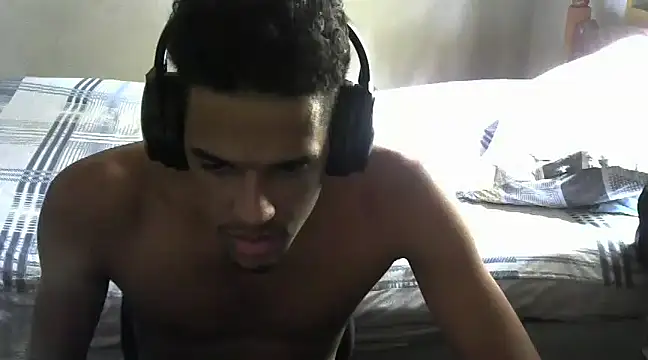 Snapshot of RenziTatte chatting on March 2025 03:11:02 PM RenziTatte online show from March 2025 03:11:02 PM