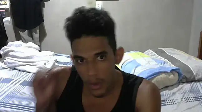 Snapshot of RenziTatte chatting on February 2025 09:33:02 PM RenziTatte online show from February 2025 09:33:02 PM