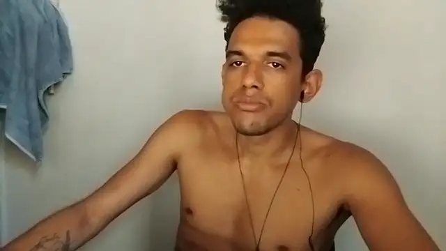 Snapshot of RenziTatte chatting on October 2025 04:41:02 PM RenziTatte online show from October 2025 04:41:02 PM