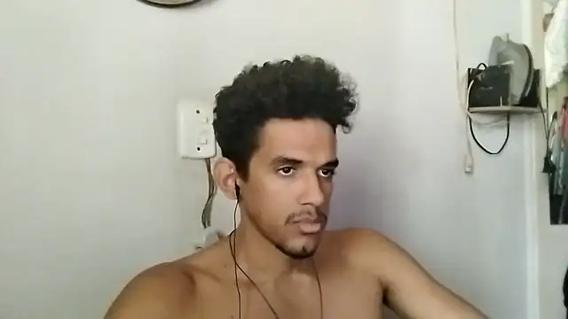 Snapshot of RenziTatte chatting on October 2025 04:40:02 PM RenziTatte online show from October 2025 04:40:02 PM