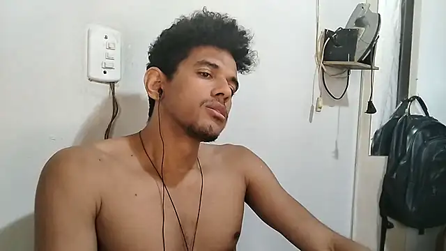 Snapshot of RenziTatte chatting on October 2025 03:13:01 PM RenziTatte online show from October 2025 03:13:01 PM