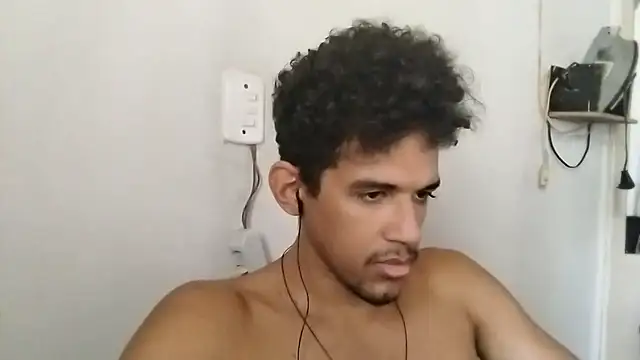 Snapshot of RenziTatte chatting on October 2025 02:18:01 PM RenziTatte online show from October 2025 02:18:01 PM