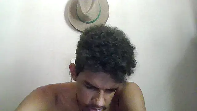 Snapshot of RenziTatte chatting on October 2025 03:55:02 PM RenziTatte online show from October 2025 03:55:02 PM