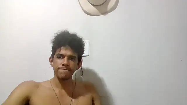 Snapshot of RenziTatte chatting on November 2025 07:41:02 PM RenziTatte online show from November 2025 07:41:02 PM