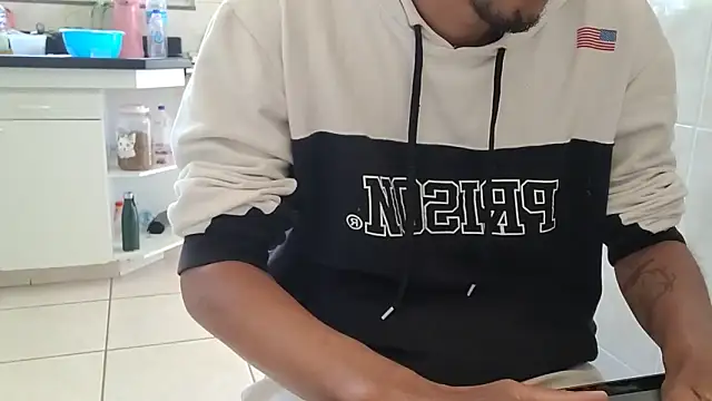 Snapshot of RenziTatte chatting on September 2025 01:50:01 PM RenziTatte online show from September 2025 01:50:01 PM