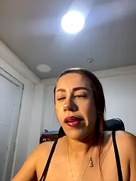 Snapshot of AnnbellaRosse chatting on December 2025 09:14:01 PM AnnbellaRosse online show from December 2025 09:14:01 PM