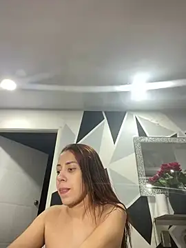 Snapshot of AnnbellaRosse chatting on January 2025 03:02:01 AM AnnbellaRosse online show from January 2025 03:02:01 AM