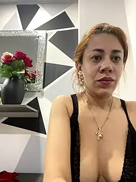 Snapshot of AnnbellaRosse chatting on November 2025 03:38:02 PM AnnbellaRosse online show from November 2025 03:38:02 PM