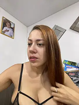 Snapshot of AnnbellaRosse chatting on March 2025 02:13:02 PM AnnbellaRosse online show from March 2025 02:13:02 PM