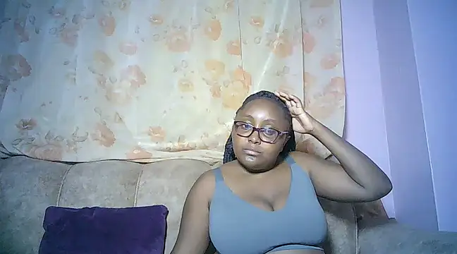 Snapshot of Queenxqu chatting on February 2025 06:58:02 PM Queenxqu online show from February 2025 06:58:02 PM