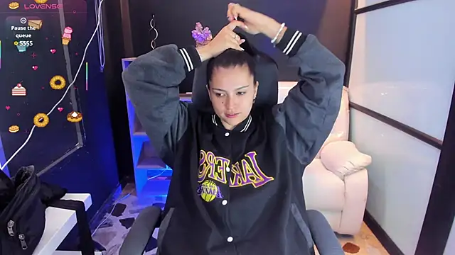 Snapshot of TifanyWhite_ chatting on March 2025 08:40:02 PM TifanyWhite online show from March 2025 08:40:02 PM