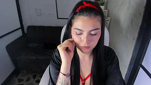 Snapshot of TifanyWhite_ chatting on January 2025 12:07:01 AM TifanyWhite online show from January 2025 12:07:01 AM