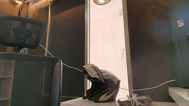 Snapshot of TifanyWhite_ chatting on February 2025 08:27:02 PM TifanyWhite online show from February 2025 08:27:02 PM